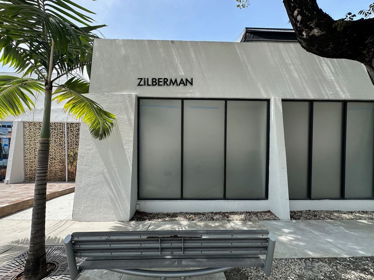 07/10/2023 - Zilberman, Miami'deki yeni galeri mekânını duyurmaktan mutluluk duyar!